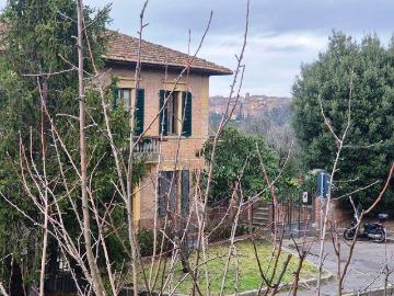 Casa indipendente in vendita a Siena SI
