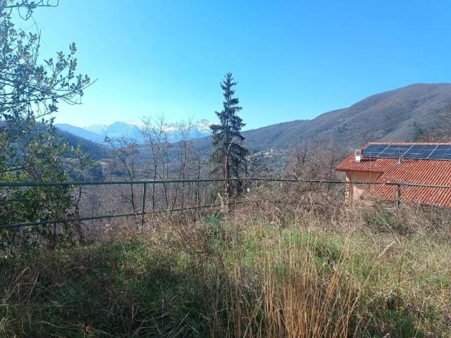 Casa indipendente in vendita a Sillano Giuncugnano LU