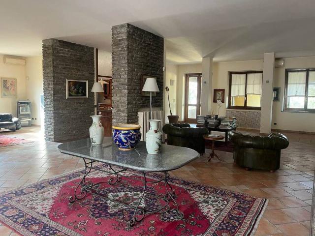 Casa indipendente in vendita a Silvano Pietra PV