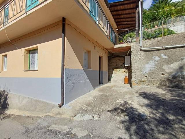 Casa indipendente in vendita a Sinagra ME