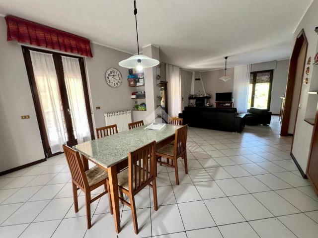 Casa indipendente in vendita a Sinio CN