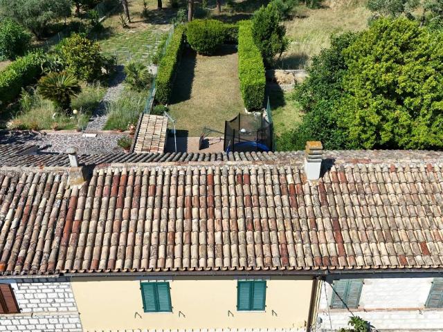 Casa indipendente in vendita a Sirolo AN