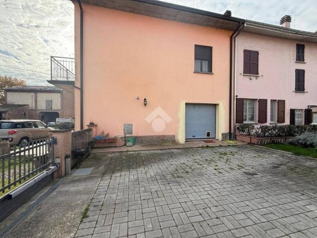 Casa indipendente in vendita a Sissa Trecasali PR