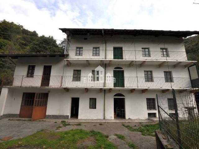 Casa indipendente in vendita a Sparone