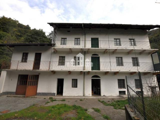 Casa indipendente in vendita a Sparone TO