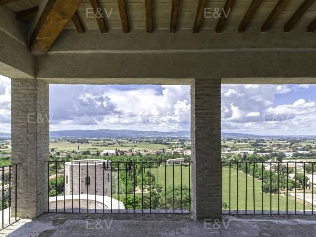 Casa indipendente in vendita a Spello PG