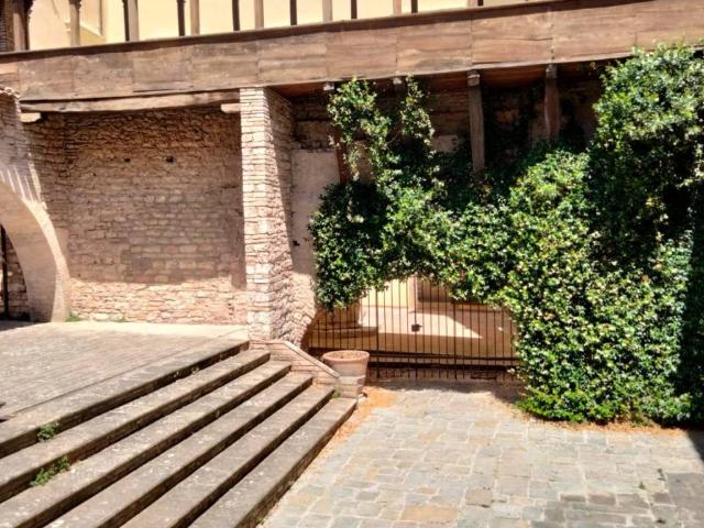 Casa indipendente in vendita a Spello PG