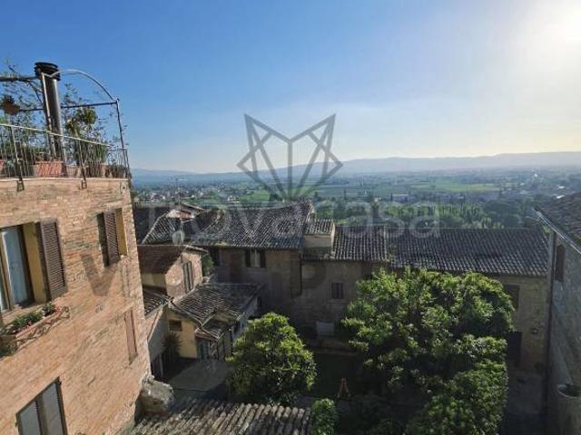 Casa indipendente in vendita a Spello via Ospedale, 48