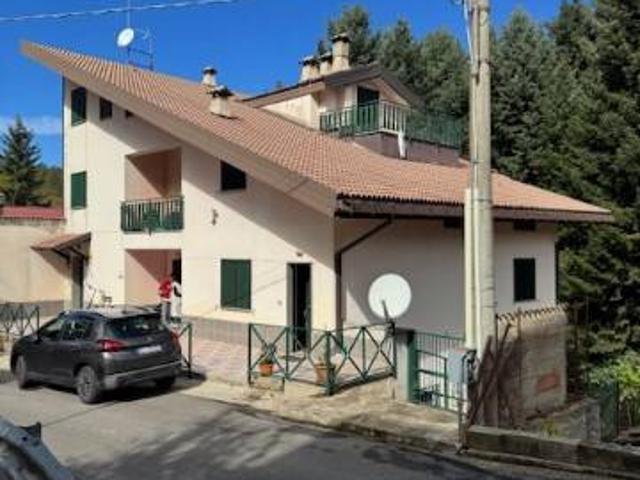 Casa indipendente in vendita a Spezzano della Sila CS