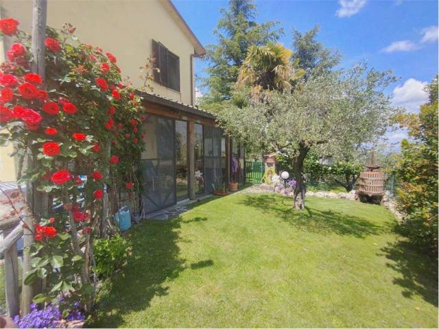 Casa indipendente in vendita a Spoleto PG