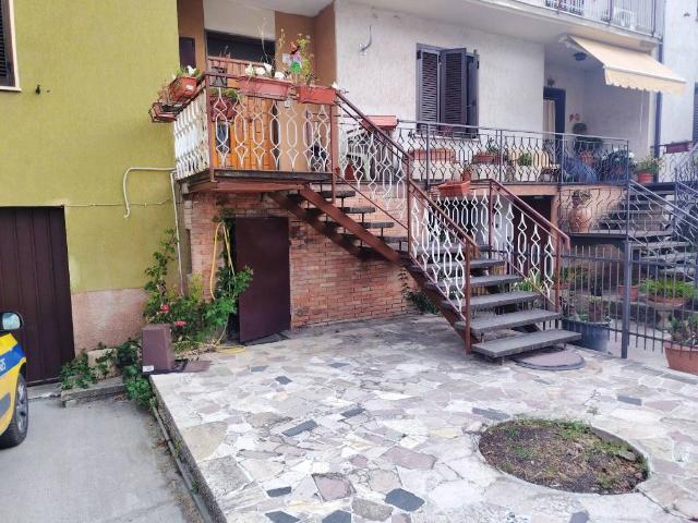 Casa indipendente in vendita a Spoleto PG