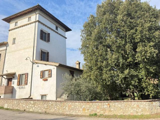 Casa indipendente in vendita a Spoleto PG