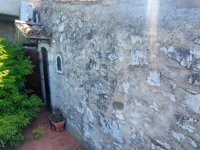 Casa indipendente in vendita a Spoleto PG
