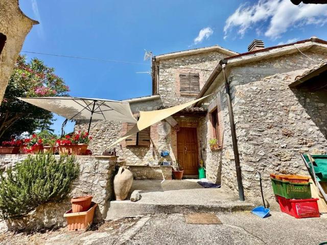 Casa indipendente in vendita a Spoleto PG