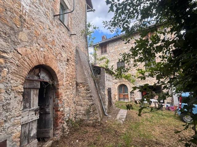 Casa indipendente in vendita a Spoleto PG