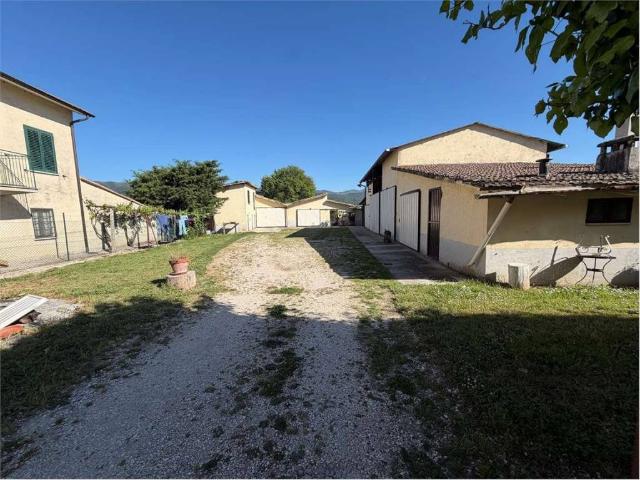 Casa indipendente in vendita a Spoleto PG