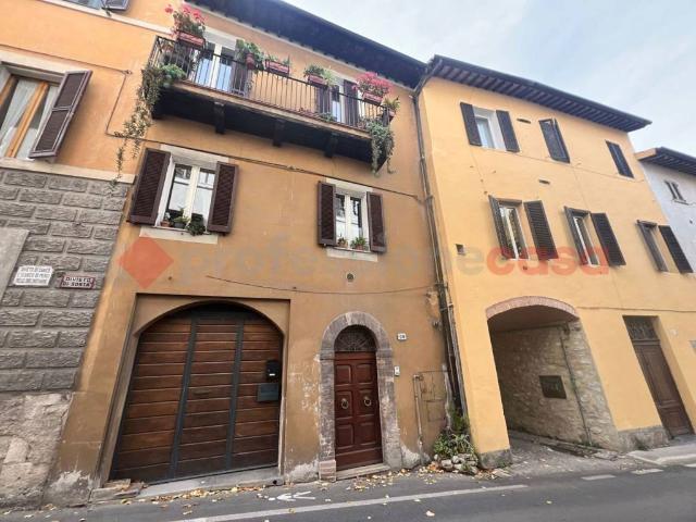 Casa indipendente in vendita a Spoleto PG