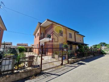 Casa indipendente in vendita a Stagno Lombardo CR