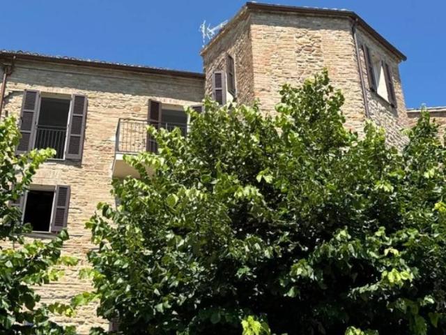 Casa indipendente in vendita a Staffolo AN