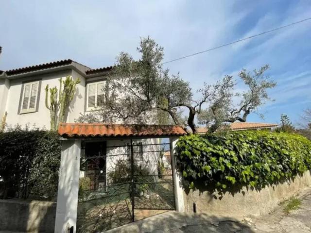 Casa indipendente in vendita a Stalettì CZ