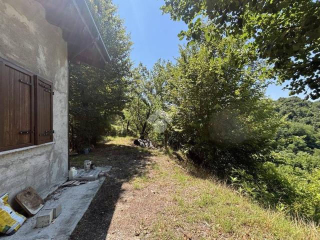 Casa indipendente in vendita a Stazzano AL