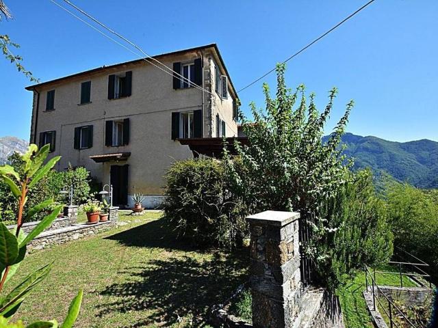 Casa indipendente in vendita a Stazzema LU