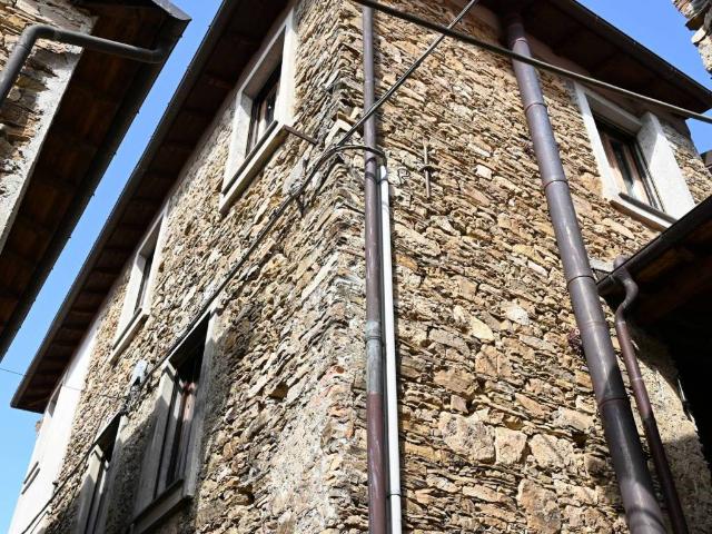 Casa indipendente in vendita a Stellanello SV