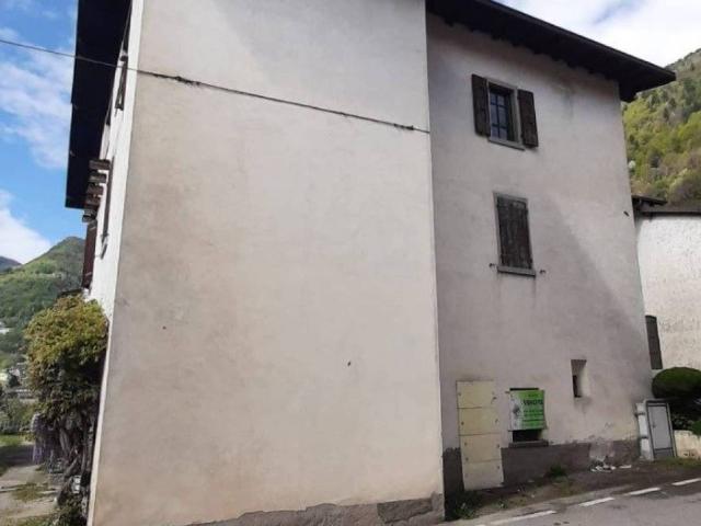 Casa indipendente in vendita a Storo TN