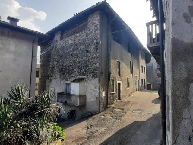 Casa indipendente in vendita a Storo TN