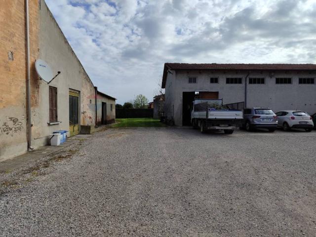 Casa indipendente in vendita a Suzzara MN