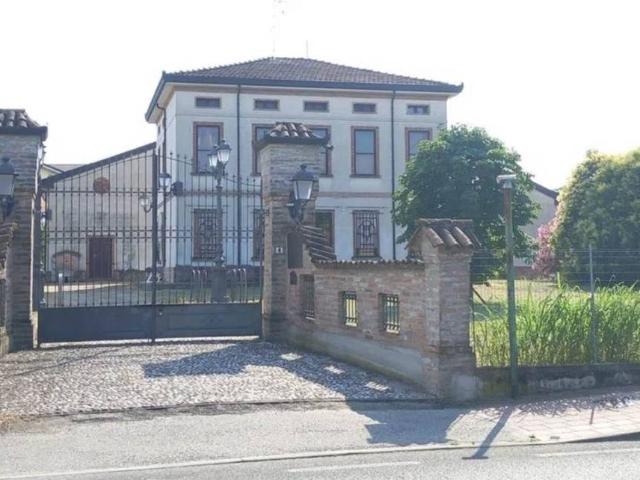 Casa indipendente in vendita a Suzzara MN