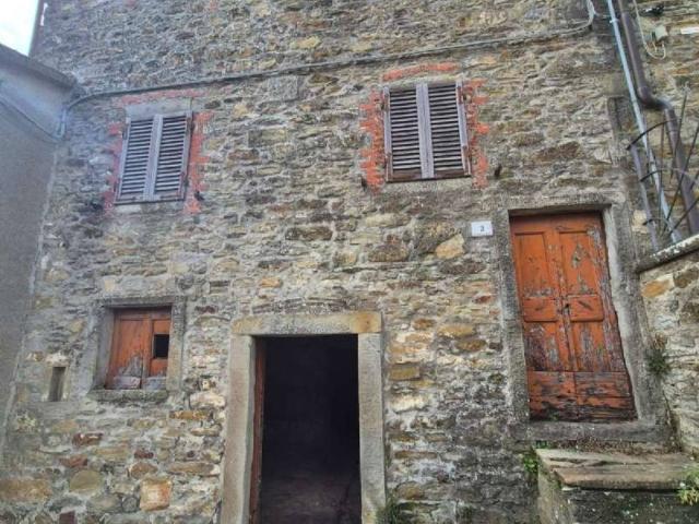 Casa indipendente in vendita a Subbiano AR