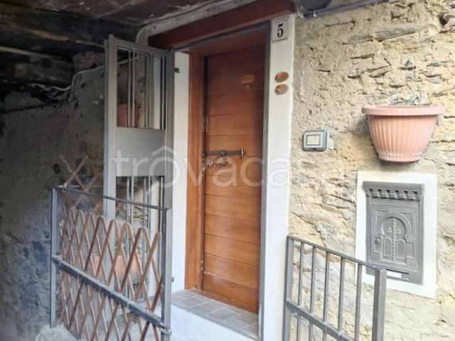 Casa indipendente in vendita a Sueglio via Roma, 5