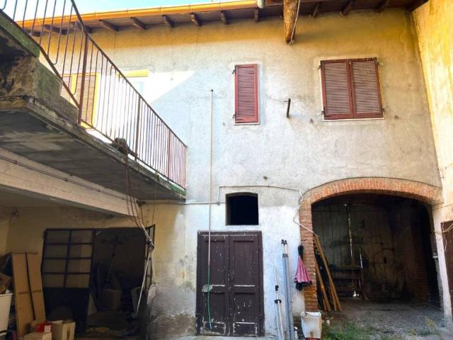Casa indipendente in vendita a Sumirago VA