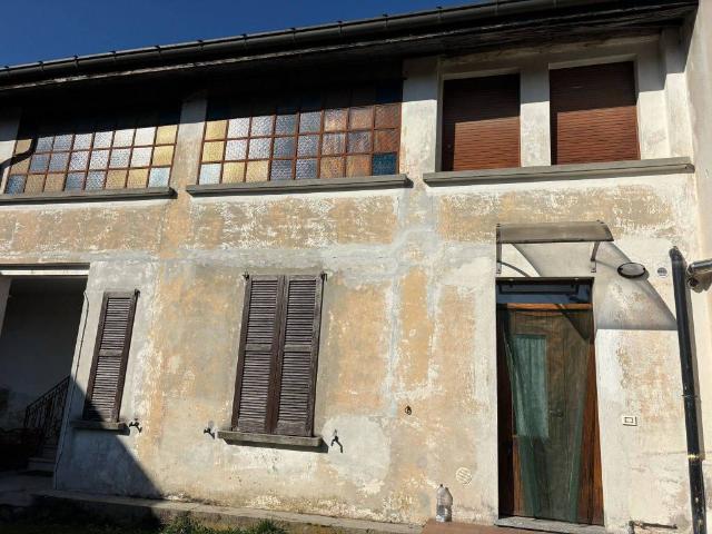 Casa indipendente in vendita a Sumirago VA