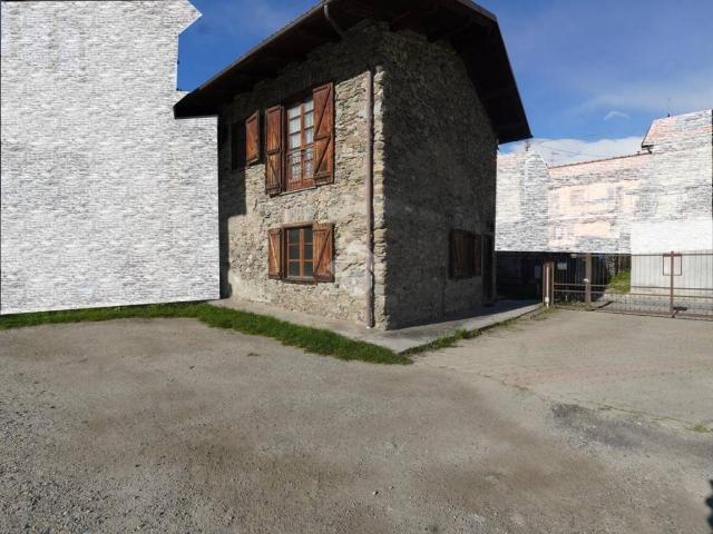 Casa indipendente in vendita a Susa TO