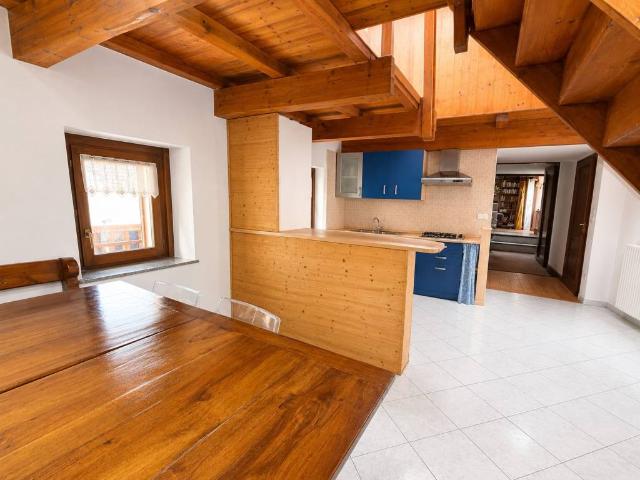 Casa indipendente in vendita a Susa TO