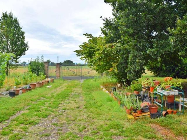 Casa indipendente in vendita a Poviglio RE