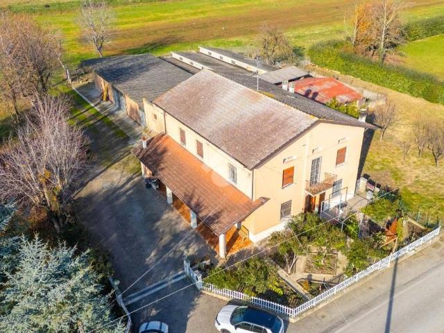 Casa indipendente in vendita a Poviglio RE