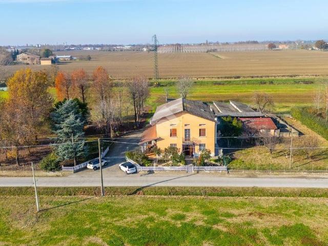 Casa indipendente in vendita a Poviglio RE