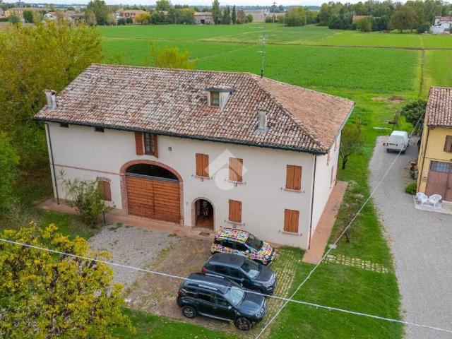 Casa indipendente in vendita a Poviglio RE