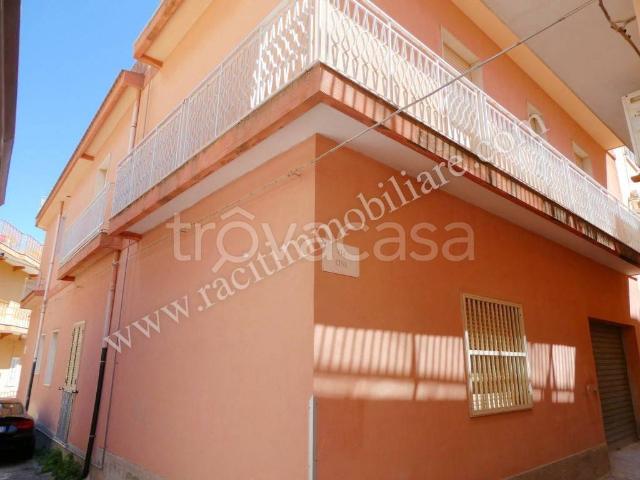 Casa indipendente in vendita a Pozzallo via Vesuvio