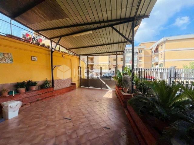 Casa indipendente in vendita a Pozzuoli NA