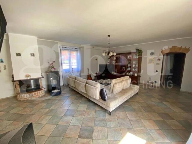 Casa indipendente in vendita a Pocapaglia CN