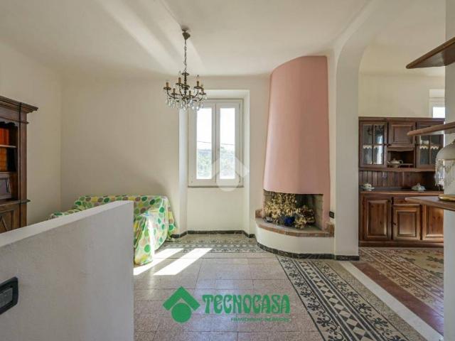 Casa indipendente in vendita a Podenzana MS