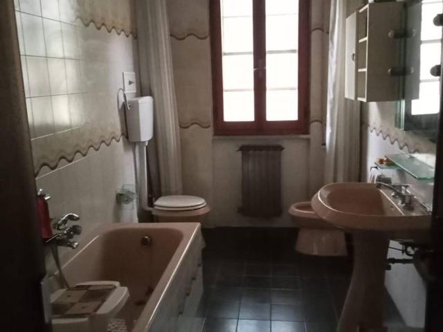 Casa indipendente in vendita a Podenzana MS