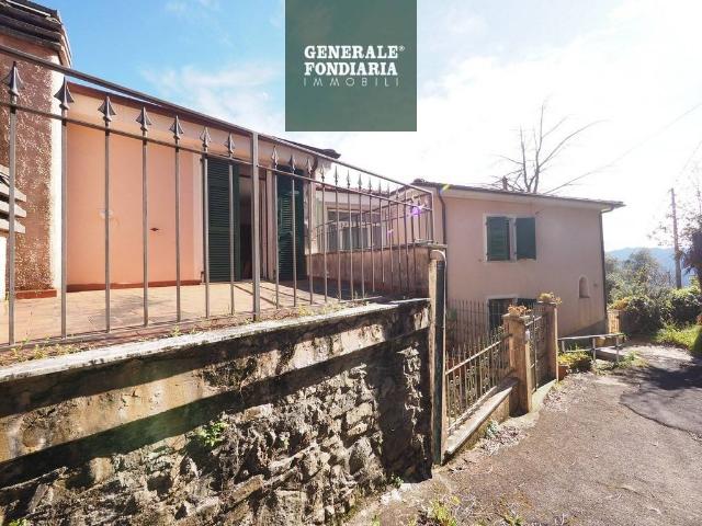 Casa indipendente in vendita a Podenzana MS
