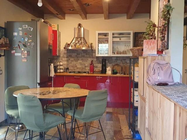Casa indipendente in vendita a Podenzano PC