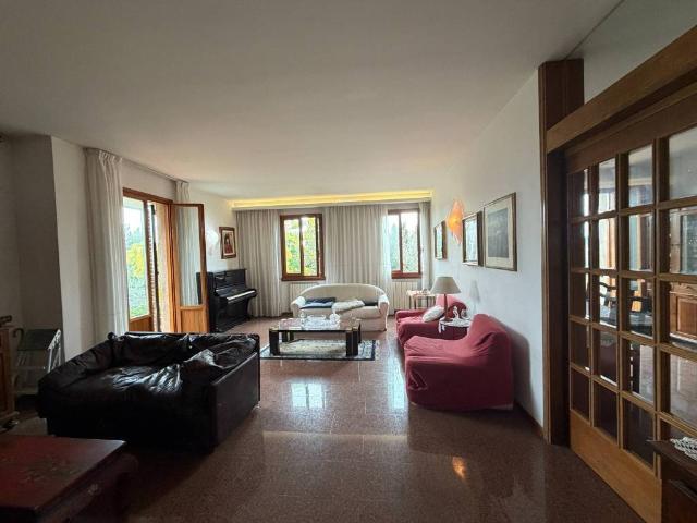 Casa indipendente in vendita a Poggibonsi SI