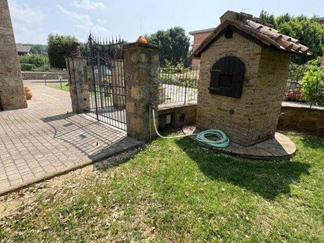 Casa indipendente in vendita a Poggibonsi SI